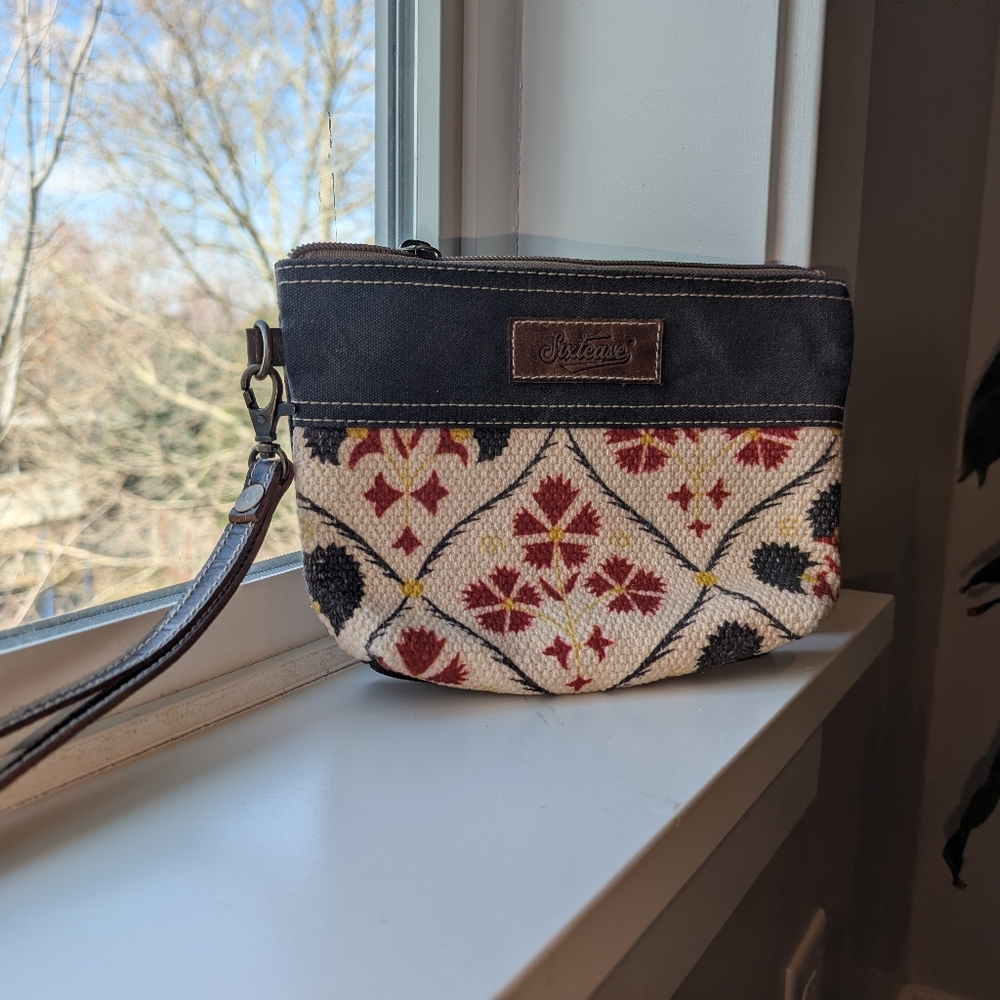 7x8.5 Sixtease Vintage Style Wristlet